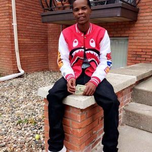 Meet your Posher, Tray